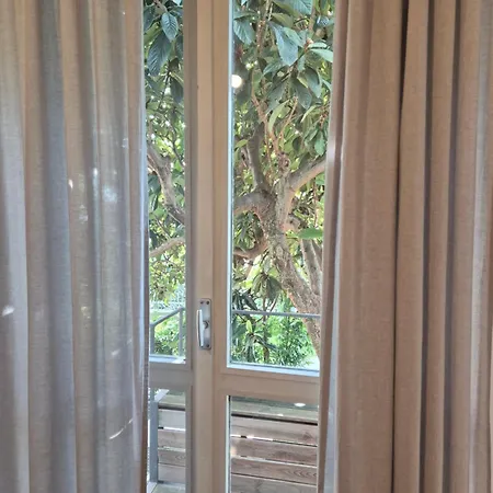 Design Flat And Private Garden Opera