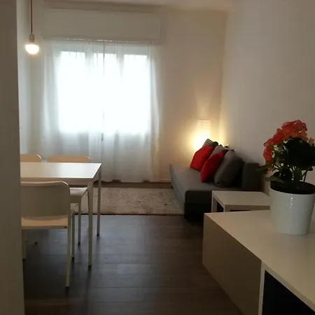 Design Flat And Private Garden Apartman *